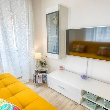 Apartament Position Theater Split